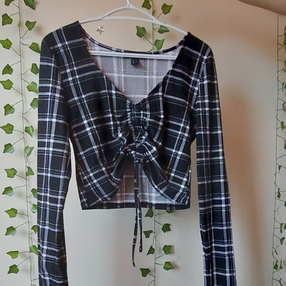 Urban Planet Crop Top Long Sleeve - Picture 1 of 2